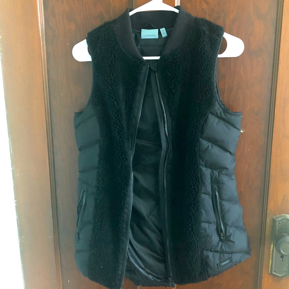 Athleta puffer vest